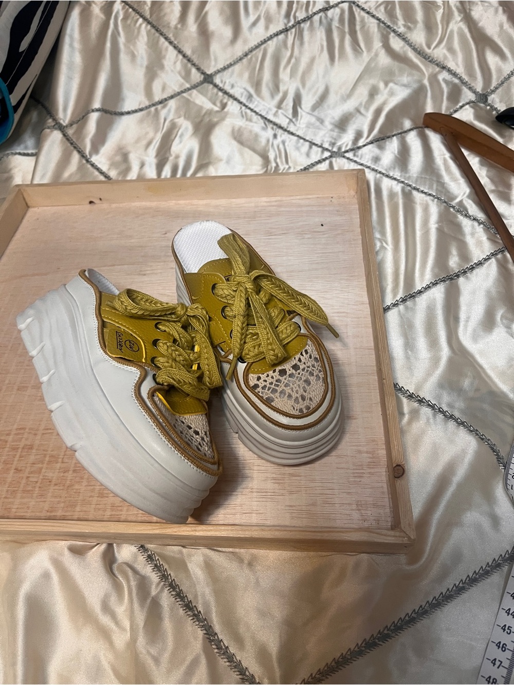Suquan Mustard Yellow Lace-Up Wedge Slide Sneakers